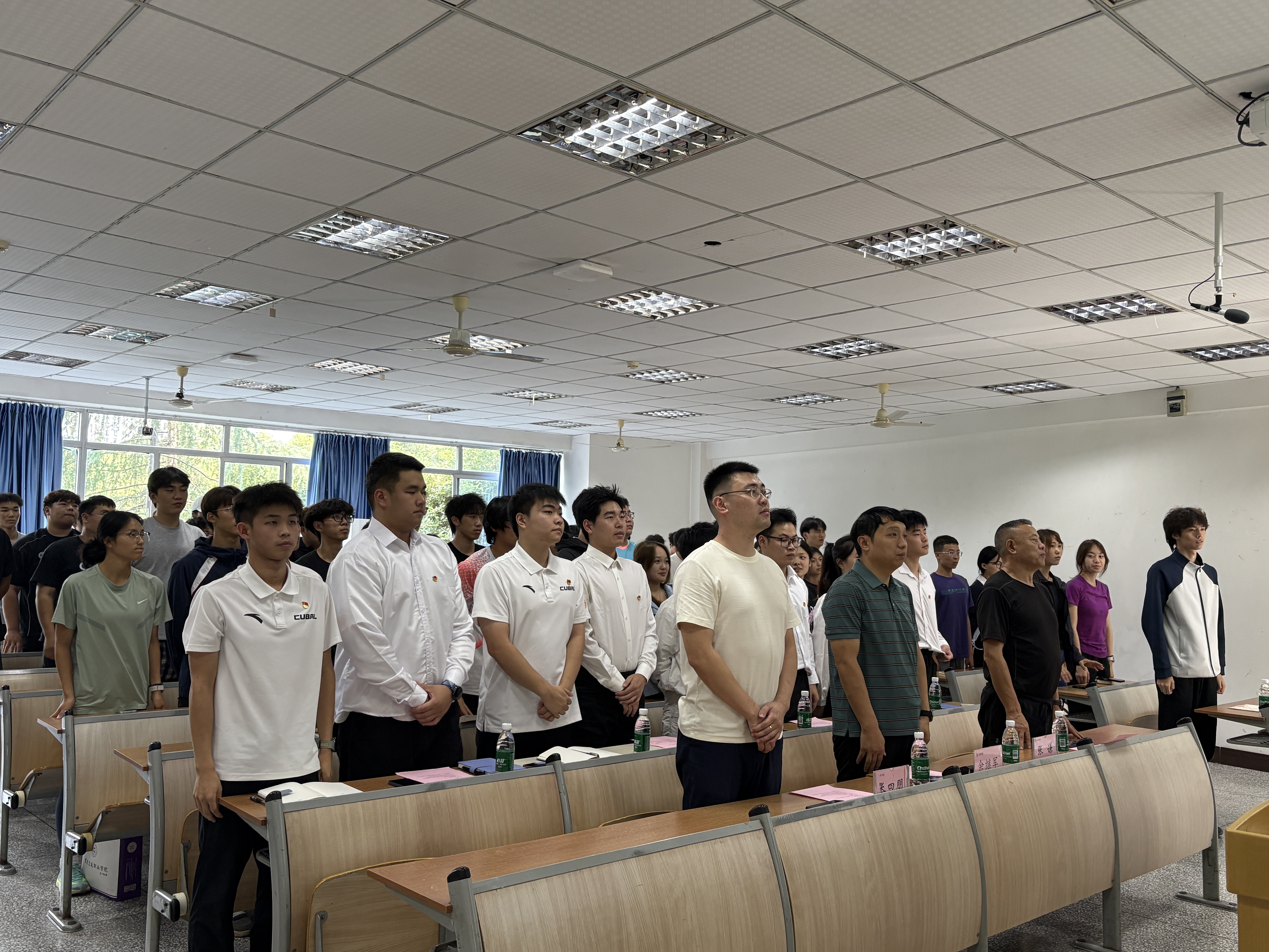 BmMO_1792030098611058189.jpg